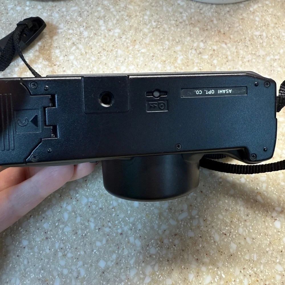 Pentax IQ Zoom 70 Black Macro 35mm Compact Point and Shoot with strap Camera